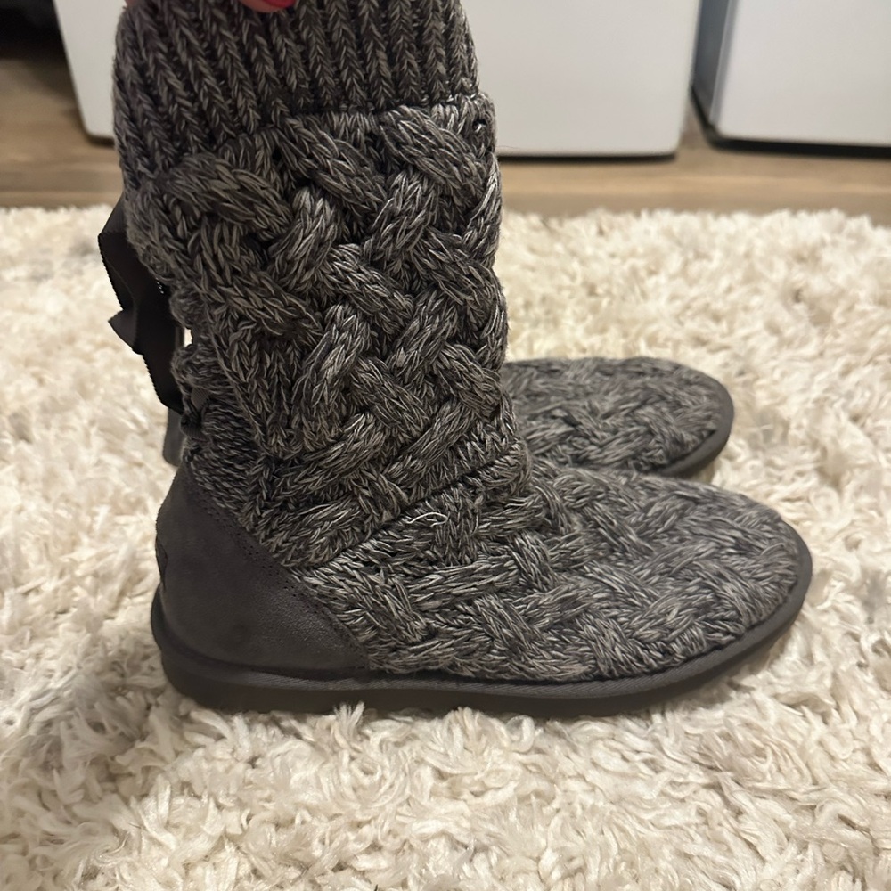 UGG Charcoal Knit Women's Boots size 9